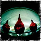 iPhone fisheye lens - vases<br /><a target="_blank" xhref="http://www.magezinepublishing.com/equipment/images/equipment/190-degree-Fisheye-lens-for-iPhone-3623/highres/fisheyevase_1317908207.jpg">High-Res</a>