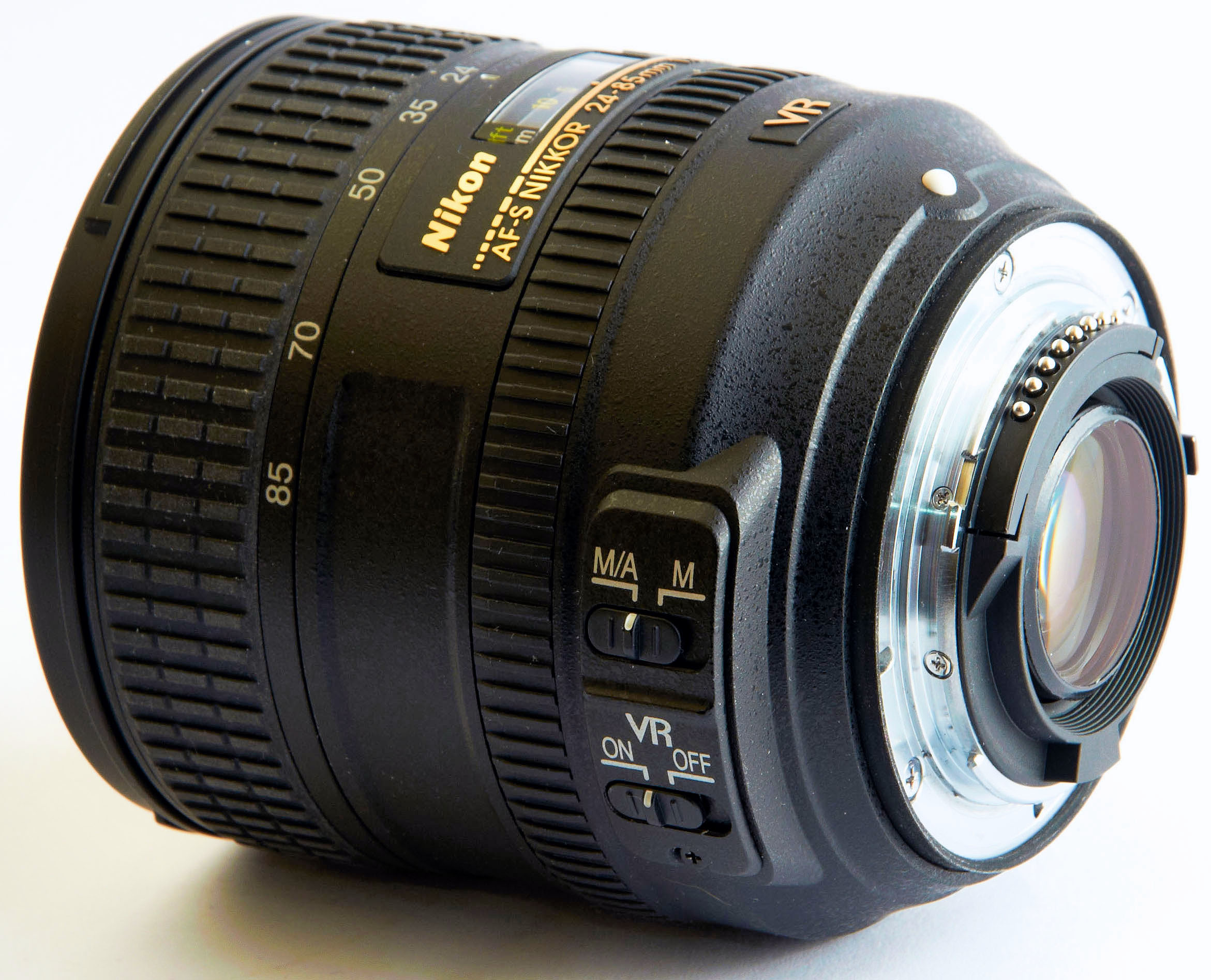 Nikon AF-S Nikkor 24-85mm f/3.5-4.5G ED VR Lens Review